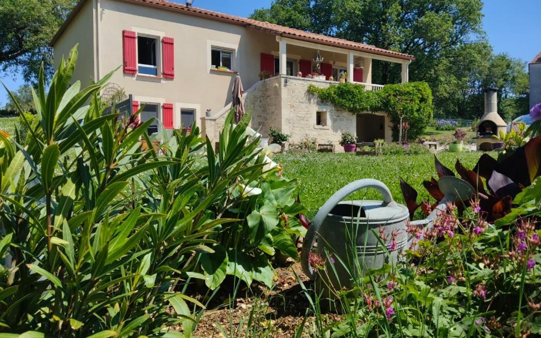 Le Colombie Gouleme Bed & Breakfast Concores Екстериор снимка